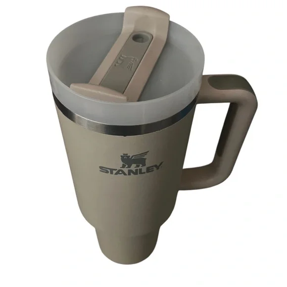 Stanley Cup 40oz  Tumbler  H2.0 FlowState Quencher Cream  Tonal - Picture 3 of 7